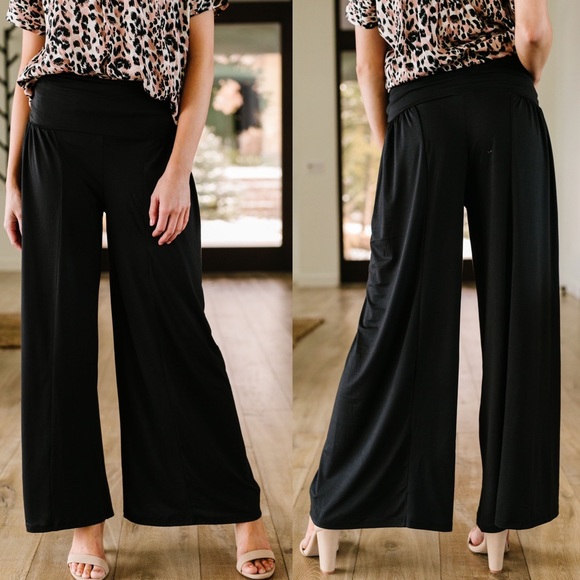 Walk On The Wide Side Pants in Black - Picture 3 of 7